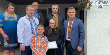 Матері загиблого Героя України Володимира Питака вручили сертифікат на житло
