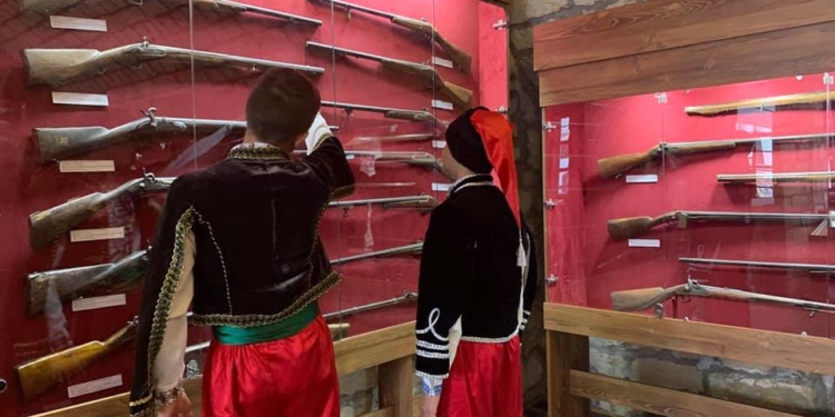 На Тернопільщині відкрили експозицію зброї