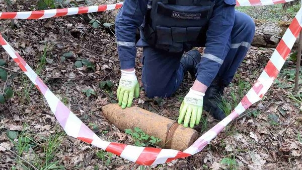Небезпечні подарунки: на Тернопільщині знайшли протипіхотну міну