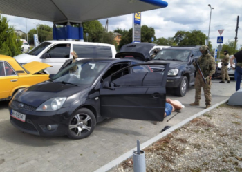 На Тернопільщині затримала іноземних гастролерів