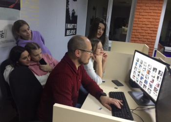 Захопливе знайомство із журналістикою: у медіашколі «Тернопіль 1» стартує набір груп для дітей та дорослих