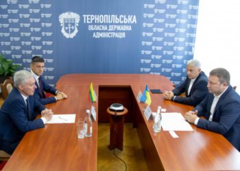 Володимир Труш зустрівся із поважним і надзвичайним послом Литовської республіки в Україні Вальдемарасом Сарапінасом