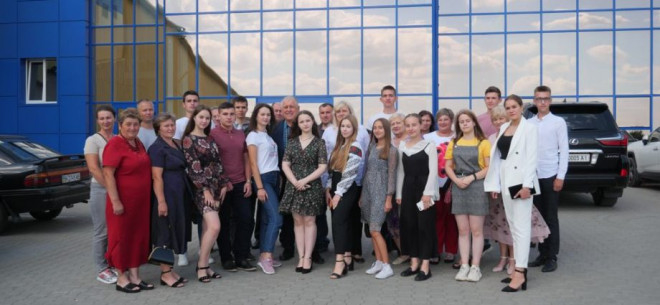 Найкращі учні шкіл Бучаччини відвідали ФГ “Гадз”