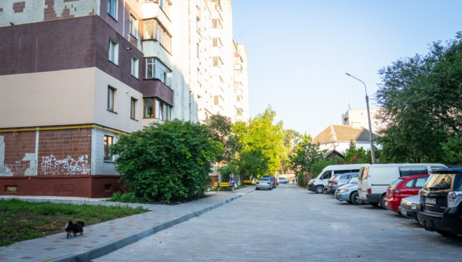 У Тернополі відремонтували ще один двір