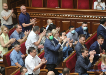 Опалювальний сезон під загрозою зриву через парламент та уряд