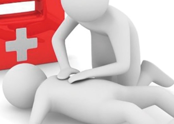 У Тернополі студенти-медики показали, як надавати першу допомогу при зупинці серця