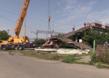 У Тернополі на два місяці перекрили аварійний міст (Відео)