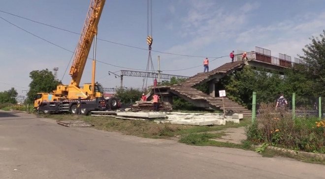 У Тернополі на два місяці перекрили аварійний міст (Відео)