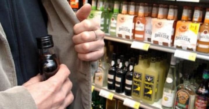 У Тернополі чоловік обікрав супермаркет