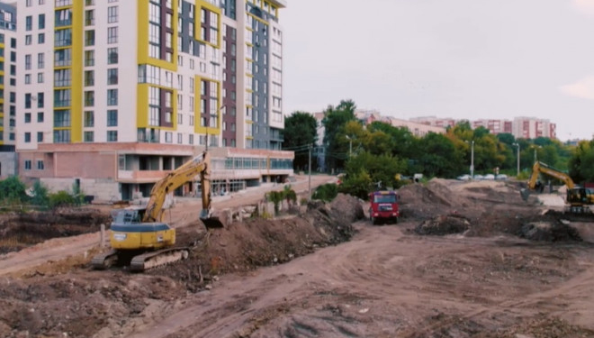 Тривають роботи з будівництва дощового колектора у Тернополі