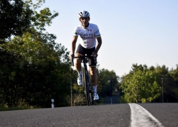 У Тернопіль прибуде бельгійський студент, який проїхав на велосипеді усю Європу заради допомоги сім’ям на Сході України