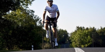 У Тернопіль прибуде бельгійський студент, який проїхав на велосипеді усю Європу заради допомоги сім’ям на Сході України