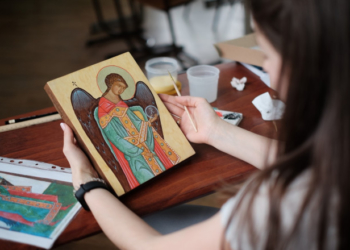 Тернополяни мають можливість безкоштовно відвідувати іконописну школу