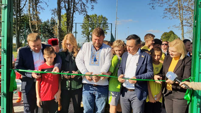 Завдяки програмі «Велике будівництво» відкрили сучасний спортивний майданчик у селі Боричівка