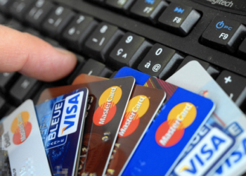 На Тернопільщині “спритний юнак” оформляв кредити на чужих людей