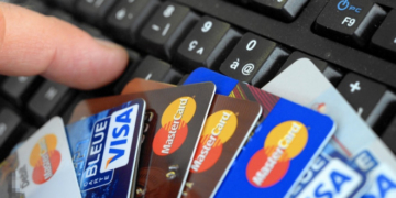 На Тернопільщині “спритний юнак” оформляв кредити на чужих людей