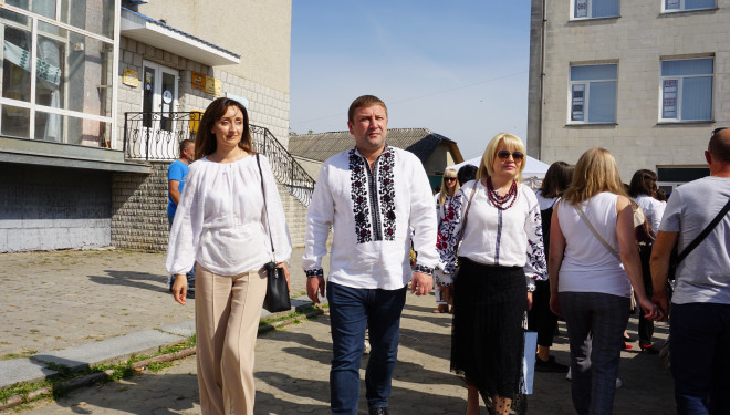 У місті Борщів на Тернопільщині відбувся XIII всеукраїнський фольклорно-мистецький фестиваль «Борщівська вишиванка»