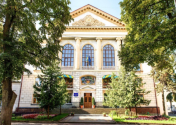 У тернопільській школі №3 запрацював сучасний медіацентр імені випускника Андрія Комінка