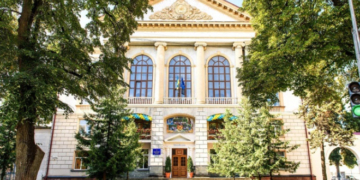 У тернопільській школі №3 запрацював сучасний медіацентр імені випускника Андрія Комінка