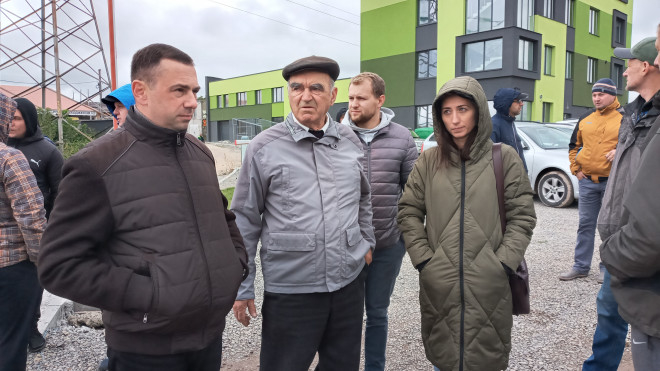 Перекрили дорогу, бо можуть втратити роботу: у Тернополі – протести