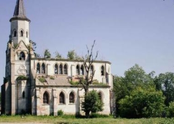 Унікальні вітражі і спадщина: як громада на Тернопільщині хоче закохати у свій край туристів (Відео)