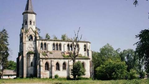 Унікальні вітражі і спадщина: як громада на Тернопільщині хоче закохати у свій край туристів (Відео)