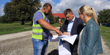 На Теребовлянщині почали ремонтувати знищену дорогу