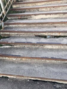 У Тернополі перекрили пішохідний міст