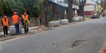 У Тернополі тривають ремонтні роботи в дворах
