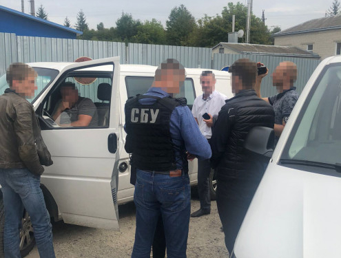 Перед судом постане тернополянин, який отримав 3000 доларів США неправомірної вигоди