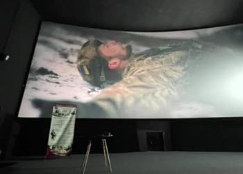 У кінотеатрі «Злата» у Тернополі відбулась прем‘єра кіно-кліпу Андрія Підлужного «Падаючи на сніг» (ФОТО)