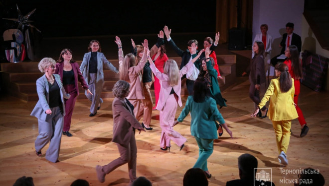 Школа – ровесник Незалежності України: у Тернополі школа відзначила свій ювілей