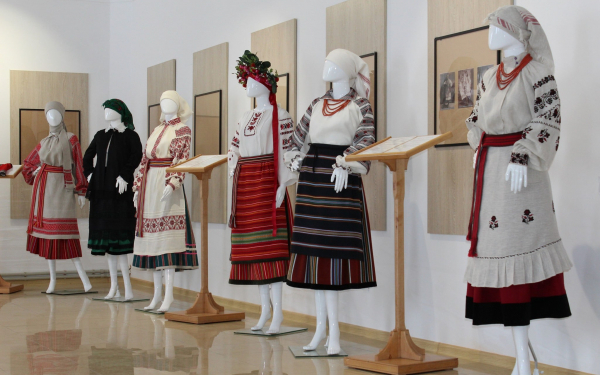 Тернополян запрошують відвідати онлайн-резиденцію з відтворення традиційного одягу (Фото)
