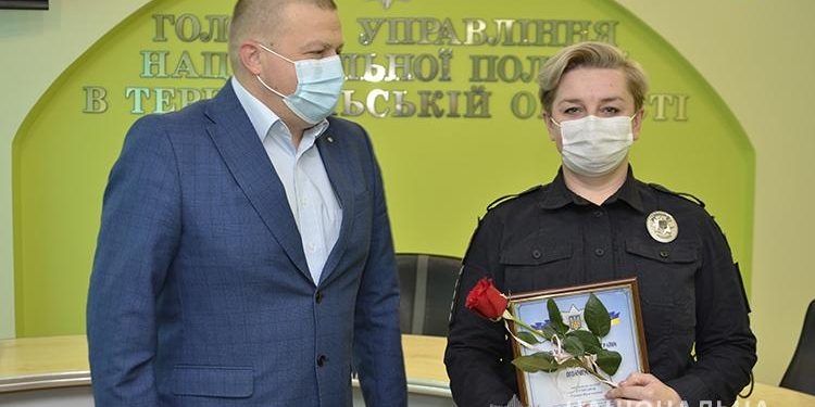 Тернопільська поліцейська отримала відзнаку від Глави Нацполіції