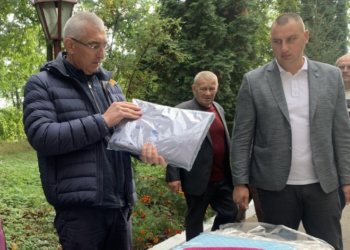 Нова постільна білизна, тумбочки та рушники: Денисівський будинок престарілих отримав допомогу