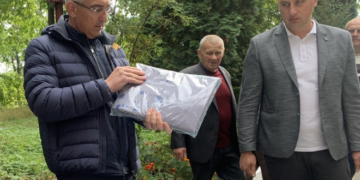 Нова постільна білизна, тумбочки та рушники: Денисівський будинок престарілих отримав допомогу