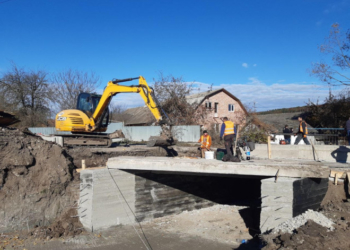 У Нараївській громаді ремонтують аварійний міст