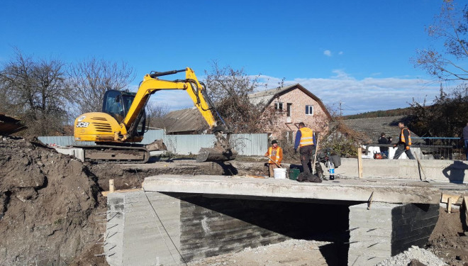 У Нараївській громаді ремонтують аварійний міст
