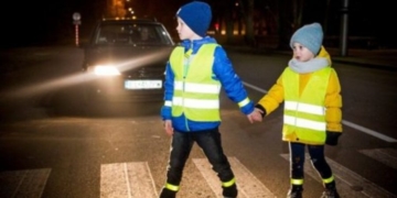 У Тернополі діти можуть безоплатно отримати світловідбивачі