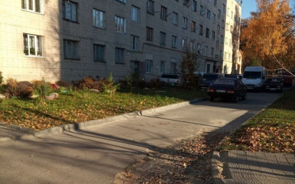 У Тернополі демонтовано самовільно влаштовані обмежувачі руху