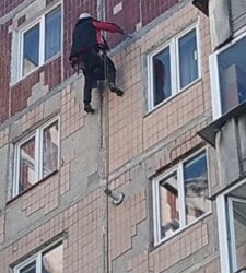 У Тернополі розпочали ремонтувати міжпанельні шви