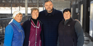Сьогодні відомі тернопільські фудблогери покажуть, як «Бучачагрохлібпром» виробляє молоко екстракласу