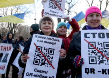 Антивакцинатори вчергове використали російські посібники для проведення своїх акцій