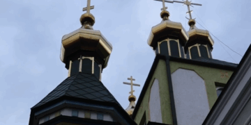 Не дали попрощатись з мамою по-християнськи: скандал на Тернопільщині