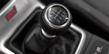 Шість помилок водіїв на МККП, які здійснюють майже всі