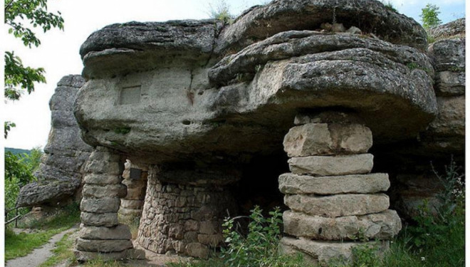 Монастирок на Тернопільщині притягує і мандрівників, і пересічних людей, і глибоко віруючих