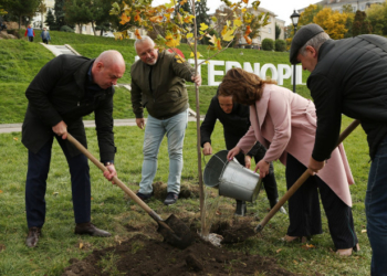 У 2021 році в Тернополі висаджено 600 нових дерев та кущів