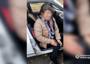 Маму, яка покинула новонародженого малюка, розшукали поліцейські