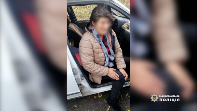 Маму, яка покинула новонародженого малюка, розшукали поліцейські
