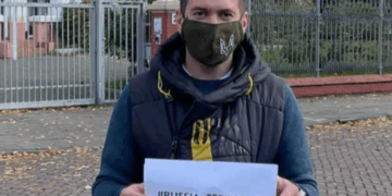 «Світ має пам’ятати про те, що творить Росія»: військовий з Тернополя влаштував одиночний протест в Нідерландах (Фото)
